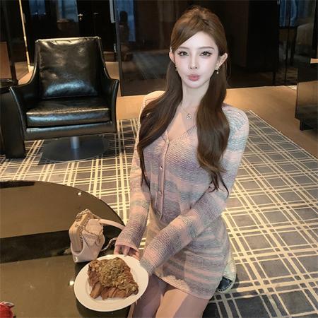 FA44260# 邱肉瑶彩粉色小香风条纹针织套装女秋季新款拼色高级感v领上衣 服裝批發女裝批發服飾貨源