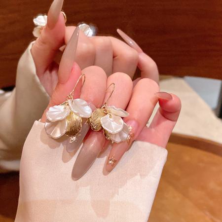 CX13528# 最便宜饰品批发 小清新森系白色花瓣耳坠新款爆款小众精致高级感耳环超仙耳饰