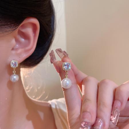 CX13538# 最便宜饰品批发 轻奢小众高级感精致微镶方锆耳钉女时尚百搭气质珍珠吊坠耳钉耳饰