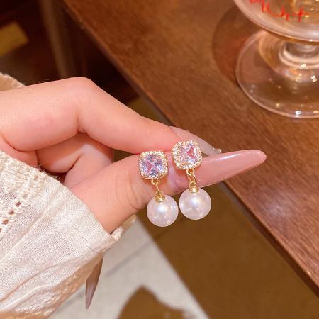 CX13538# 最便宜饰品批发 轻奢小众高级感精致微镶方锆耳钉女时尚百搭气质珍珠吊坠耳钉耳饰