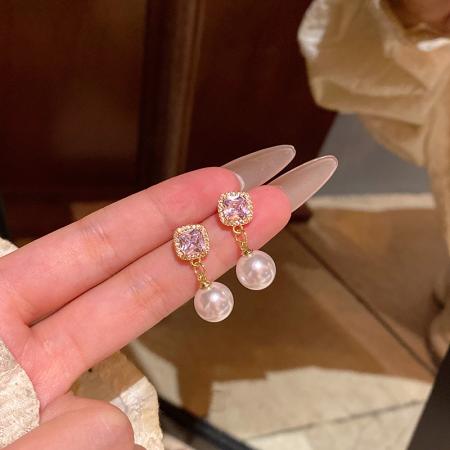 CX13538# 最便宜饰品批发 轻奢小众高级感精致微镶方锆耳钉女时尚百搭气质珍珠吊坠耳钉耳饰