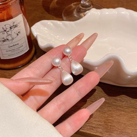 CX13552# 最便宜饰品批发 轻奢小众金属感哑光磨砂拉丝水滴形耳环时尚百搭气质珍珠耳钉耳饰
