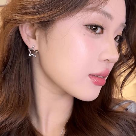 CX13576# 最便宜饰品批发 甜酷辣妹风立体五角星耳扣耳钉女轻奢小众高级感简约百搭气质耳环