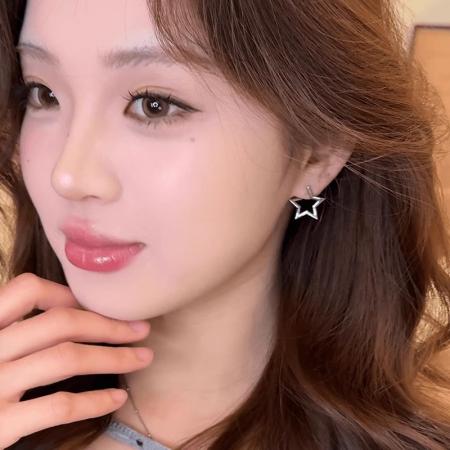 CX13576# 最便宜饰品批发 甜酷辣妹风立体五角星耳扣耳钉女轻奢小众高级感简约百搭气质耳环