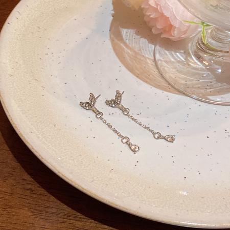 CX13595# 最便宜饰品批发 轻奢小众高级感长款流苏耳环女超闪满钻鱼尾耳钉百搭气质耳饰批发