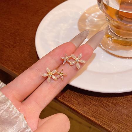 CX13599# 最便宜饰品批发 韩系独特设计感珍珠花朵耳钉女百搭气质精致微镶锆石耳环网红耳饰