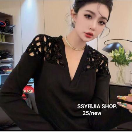 FA44363# 欧货新款高级感百搭显瘦T恤女秋季设计感纯色拼接镂空v领气质上衣 服裝批發女裝批發服飾貨源