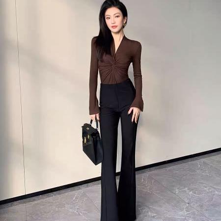 FA44365# 纪金其设计感秋冬修身显瘦百搭打底衫长袖扭结新款时尚休闲上衣女 服裝批發女裝批發服飾貨源
