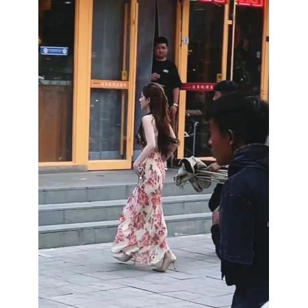 LN76333# 许我耀眼赵露思许妍同款斜肩吊带裙碎花裙印花连衣裙长裙子女夏季