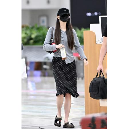 FA44744# 张元英同款秋季新款韩版灰色不对称褶皱长袖针织开衫上衣女 服裝批發女裝批發服飾貨源