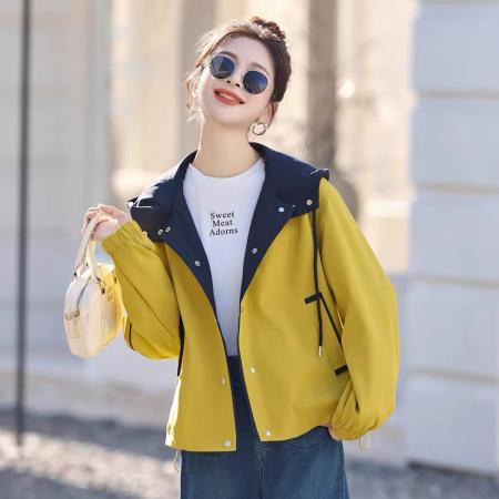 FA44795# 时尚拼色风衣短外套女秋新款高级感减龄休闲小个子连帽冲锋衣 服裝批發女裝批發服飾貨源