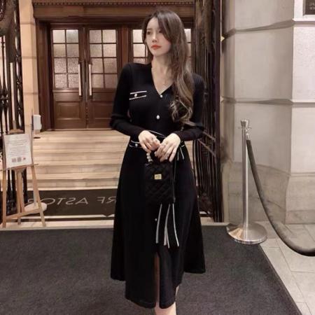 FA44829# 温柔风高级感白色连衣裙秋冬新款法式收腰显瘦气质V领针织裙 服裝批發女裝批發服飾貨源