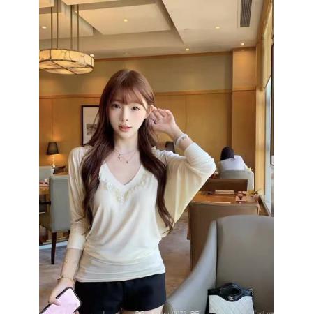 FA44834# 甜美V领正肩蕾丝花边蝙蝠长袖设计T恤女秋季宽松上衣 服裝批發女裝批發服飾貨源