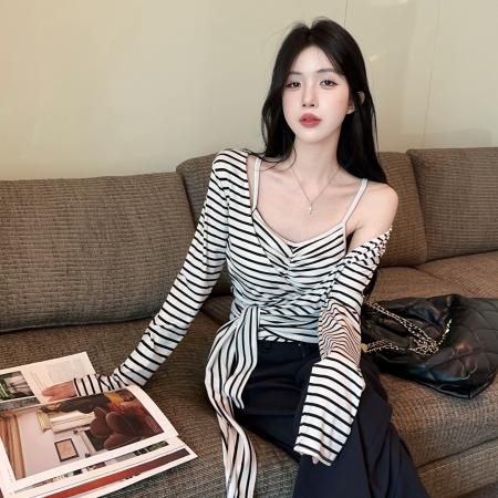 FA45078# 辣妹设计感假两件上衣收腰露肩叠穿条纹T恤 服裝批發女裝批發服飾貨源