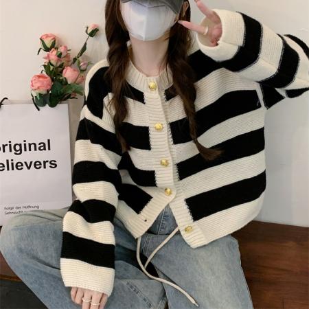 FA45109# 批发价秋冬新款休闲百搭大条纹设计感撞色开衫针织上衣 服裝批發女裝批發服飾貨源