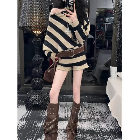 FA45259# 韩版慵懒风条纹一字肩针织上衣显瘦短裤两件套女秋季辣妹时尚套装 服裝批發女裝批發服飾貨源
