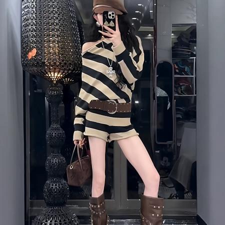 FA45259# 韩版慵懒风条纹一字肩针织上衣显瘦短裤两件套女秋季辣妹时尚套装 服裝批發女裝批發服飾貨源