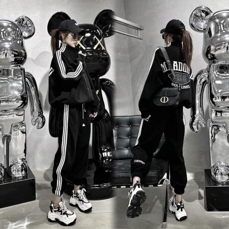 FA45423# 春秋季时尚洋气学生网红休闲三条杠裤子两件套运动套装女 服裝批發女裝批發服飾貨源