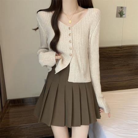 FA45183# V领纯色长袖针织衫女秋季新款簿款外搭短款设计感排扣气质毛衣潮 服裝批發女裝批發服飾貨源