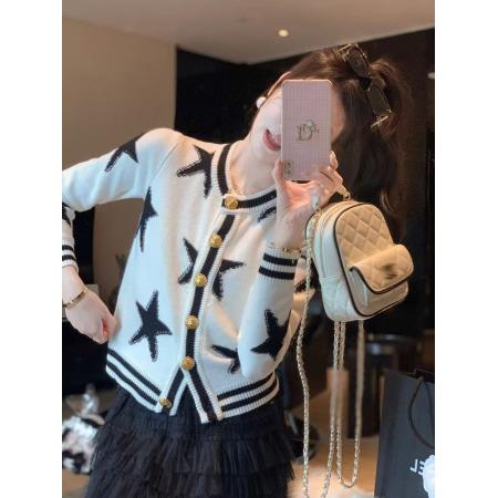 FA45207# 鱼兔子的兔子圆领撞色洋气针织开衫女秋冬新款好看百搭上衣 服裝批發女裝批發服飾貨源