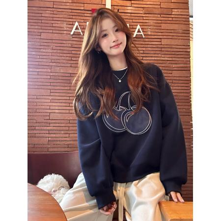 FA45263# 韩系小众牛仔贴布樱桃刺绣圆领卫衣女宽松百搭长袖上衣女 服裝批發女裝批發服飾貨源