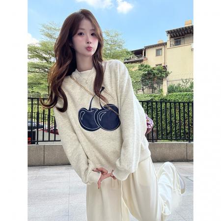 FA45263# 韩系小众牛仔贴布樱桃刺绣圆领卫衣女宽松百搭长袖上衣女 服裝批發女裝批發服飾貨源