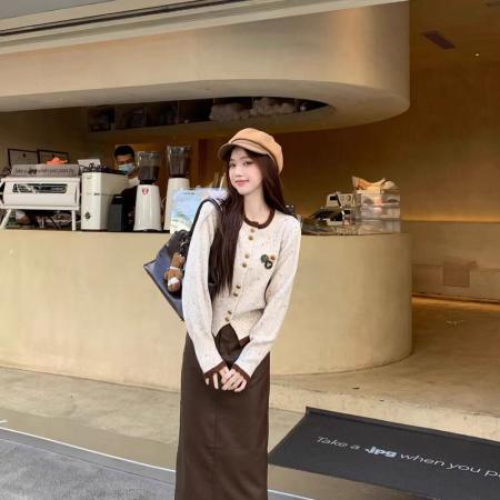 FA45287# 复古圆领针织开衫女春秋新款设计感别致撞色毛衣外套短款上衣 服裝批發女裝批發服飾貨源