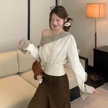 FA45332# 格纹拼接斜领长袖卫衣女收腰显瘦短款纯欲上衣 服裝批發女裝批發服飾貨源