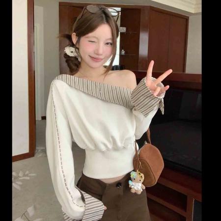 FA45332# 格纹拼接斜领长袖卫衣女收腰显瘦短款纯欲上衣 服裝批發女裝批發服飾貨源