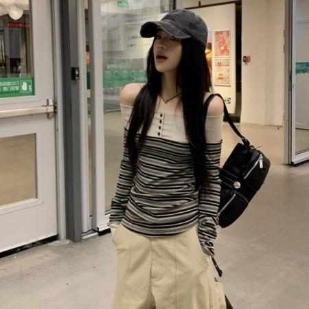 FA45333# 复古条纹拼接一字肩露肩修身长袖上衣女秋季设计感打底上衣潮 服裝批發女裝批發服飾貨源