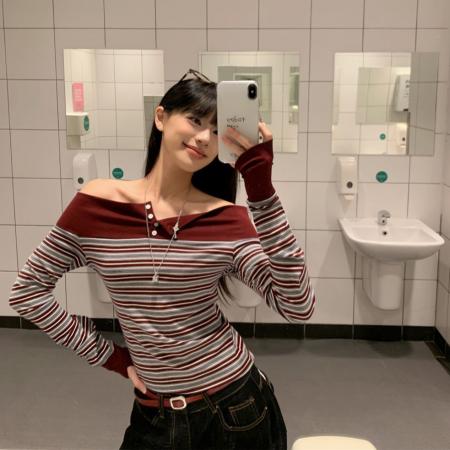 FA45333# 复古条纹拼接一字肩露肩修身长袖上衣女秋季设计感打底上衣潮 服裝批發女裝批發服飾貨源