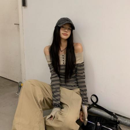 FA45333# 复古条纹拼接一字肩露肩修身长袖上衣女秋季设计感打底上衣潮 服裝批發女裝批發服飾貨源