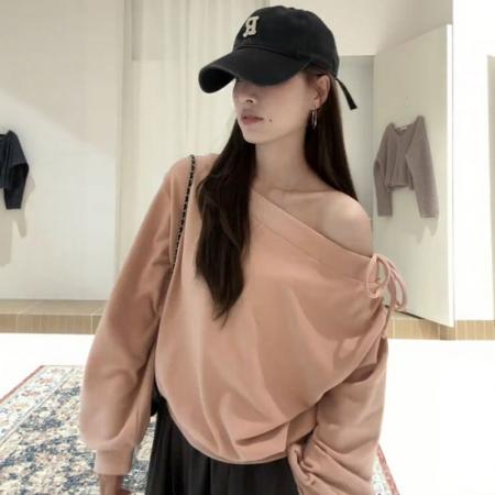 FA45334# 韩系慵懒风斜肩系带粉色长袖卫衣女秋季小众设计宽松显瘦甜辣上衣 服裝批發女裝批發服飾貨源