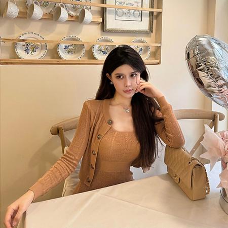 FA45581# 法式小香风肌理纹开衫针织外套女初秋新款包臀背心裙毛织两件套装 服裝批發女裝批發服飾貨源