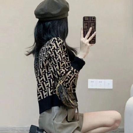 FA45593# 秋季新款设计感短款小香风开衫白鹿同款时尚欧货气质女毛衣潮 服裝批發女裝批發服飾貨源