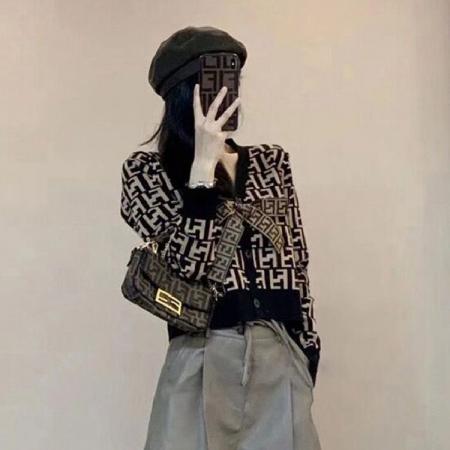 FA45593# 秋季新款设计感短款小香风开衫白鹿同款时尚欧货气质女毛衣潮 服裝批發女裝批發服飾貨源