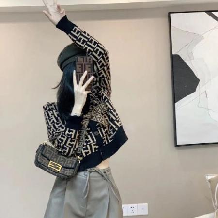 FA45593# 秋季新款设计感短款小香风开衫白鹿同款时尚欧货气质女毛衣潮 服裝批發女裝批發服飾貨源