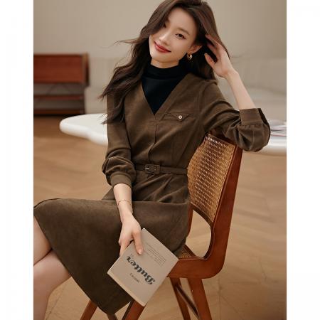 FA45645# 冬季新款休闲高领撞色假两件式V领套头拼接连衣裙 服裝批發女裝批發服飾貨源