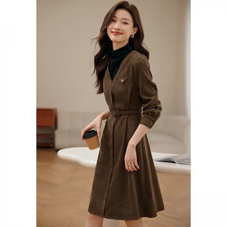 FA45645# 冬季新款休闲高领撞色假两件式V领套头拼接连衣裙 服裝批發女裝批發服飾貨源