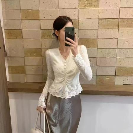 FA45674# 秋冬新款法式蕾丝衬衫女甜美高级感洋气v领修身显瘦内搭上衣 服裝批發女裝批發服飾貨源