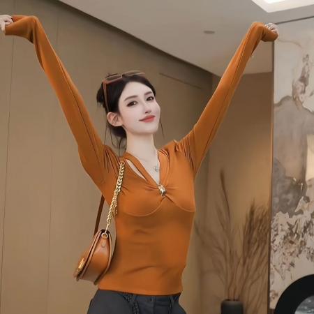 FA45676# 性感辣妹风德绒磨毛镂空长袖T恤秋季高级感修身显瘦打底衫上衣女 服裝批發女裝批發服飾貨源