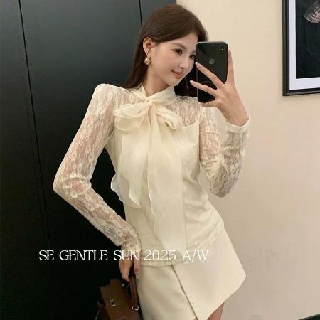 FA45682# 时尚飘带蕾丝衫秋季新款法式优雅针织气质显瘦百搭打底衫 服裝批發女裝批發服飾貨源