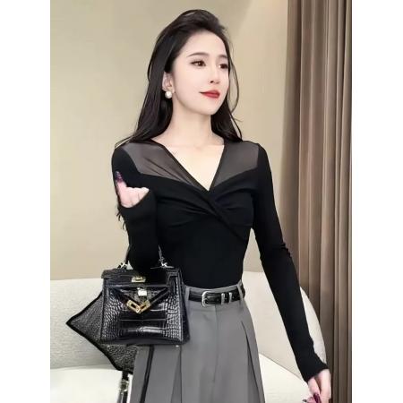 FA45684# 十三行秋新款时尚百搭纯欲辣妹蝴蝶V领网纱拼接长袖打底衫女 服裝批發女裝批發服飾貨源