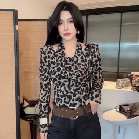 FA45693# 欧货假两件挂脖豹纹T恤女秋季新覆古设计感气质显瘦百搭长袖上衣 服裝批發女裝批發服飾貨源