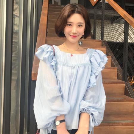 春夏新款蕾丝拼接长袖蝴蝶结系带气质小衫女设计肌理感上衣 服裝批發女裝批發服飾貨源