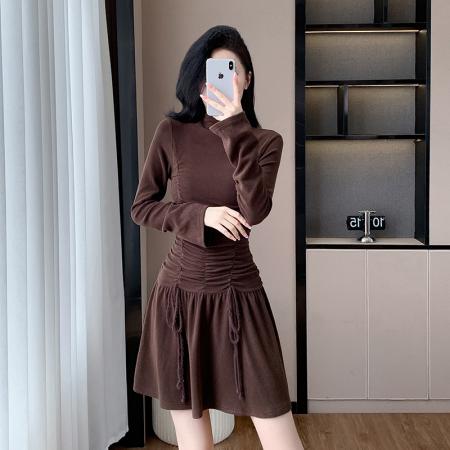 实力显瘦内搭冷烟棕修身短款抽褶针织连衣裙 服裝批發女裝批發服飾貨源