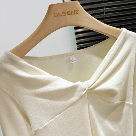 FA45784# 法式气质V领扭结长袖t恤女时尚小众修身显瘦打底衫 服裝批發女裝批發服飾貨源