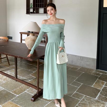 FA45852# 法式抹胸针织连衣裙秋冬一字肩漏锁骨性感气质收腰A字毛衣裙 服裝批發女裝批發服飾貨源