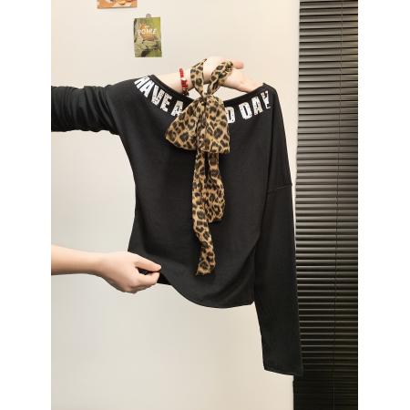 FA45910# 美式复古辣妹风斜肩长袖T恤女设计感字母印花修身上衣配丝巾 服裝批發女裝批發服飾貨源