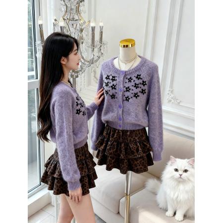 FA45928# 紫色圆领钩花针织开衫女秋冬宽松百搭软糯毛衣外套上衣 服裝批發女裝批發服飾貨源